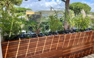 Comment cacher un vis-à-vis dans un jardin : astuces et solutions